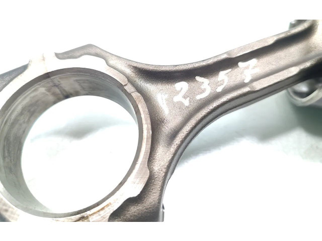 Поршень с шатуном 2AD-FHV Lexus IS 220D-250-350