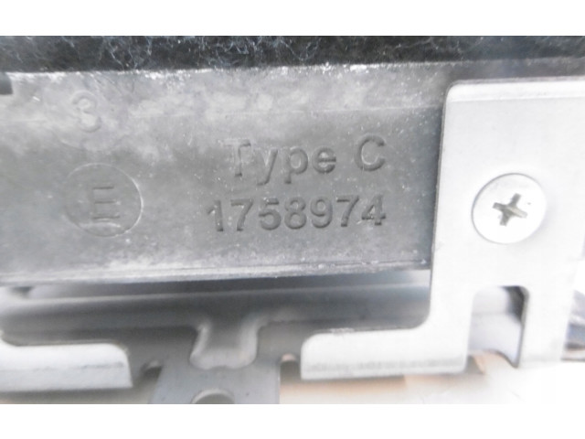 Радио/ проигрыватель CD/DVD / навигация