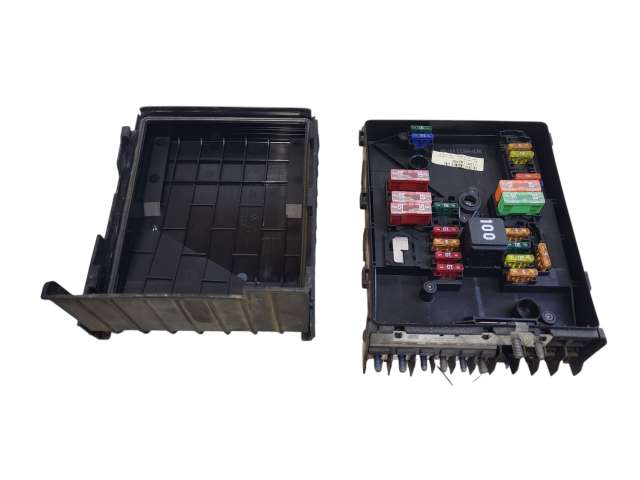 Блок предохранителей 1K0937125D, 1K0937132F Volkswagen e-Golf