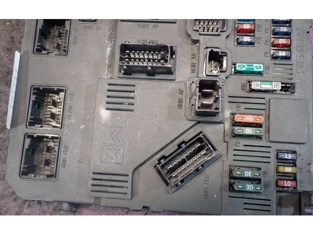 Pojistková skříňka Peugeot 206 CC 2004