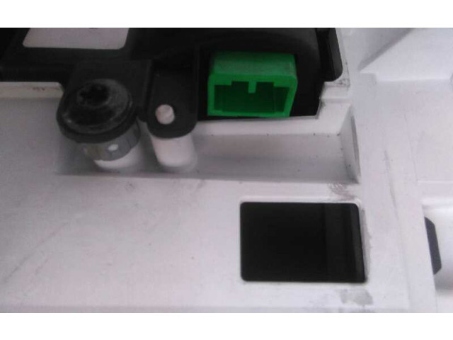 Панель приборов 30710071 Volvo C70