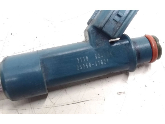 Vstřikovač 2325037021, 211032626 Lexus CT 200H