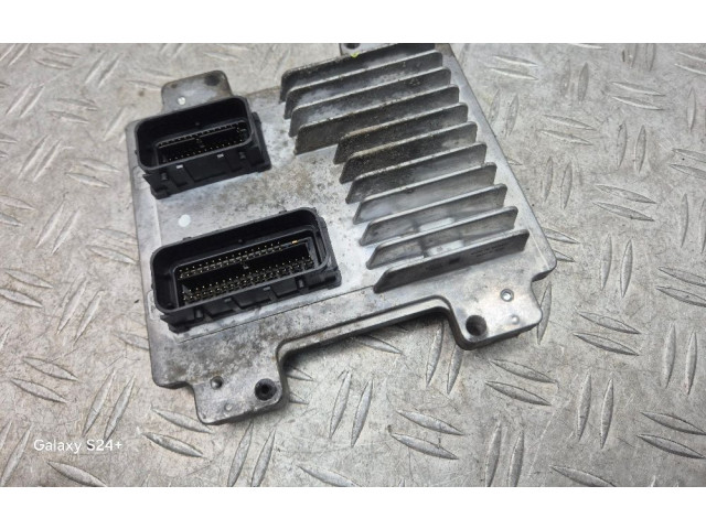 Блок управления двигателя 12659379   Opel Meriva B