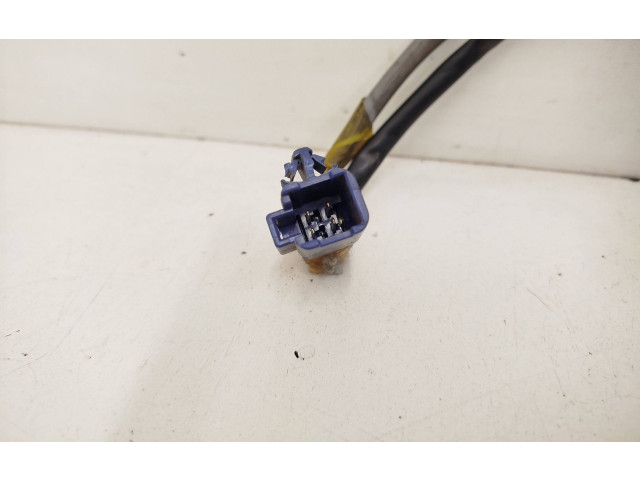 Zámek zadních dveří Toyota Corolla Verso E121 2005