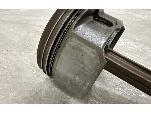 Píst Mercedes-Benz CLS AMG C219