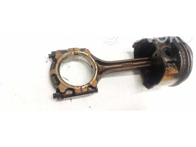 Поршень с шатуном Mitsubishi Carisma для бензинового двигателя 1.8