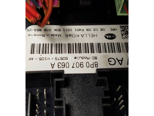 Блок предохранителей 8P0907063A   Audi A3 S3 8P    