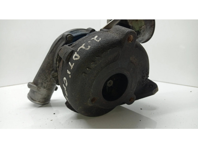 Turbodmychadlo Турбина gt18v, 7052042   Opel Signum 2.2  