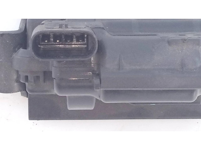 Замок задней крышки