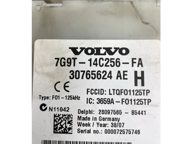 Блок предохранителей 7G9T14C256FA, 30765624AE   Volvo V70    