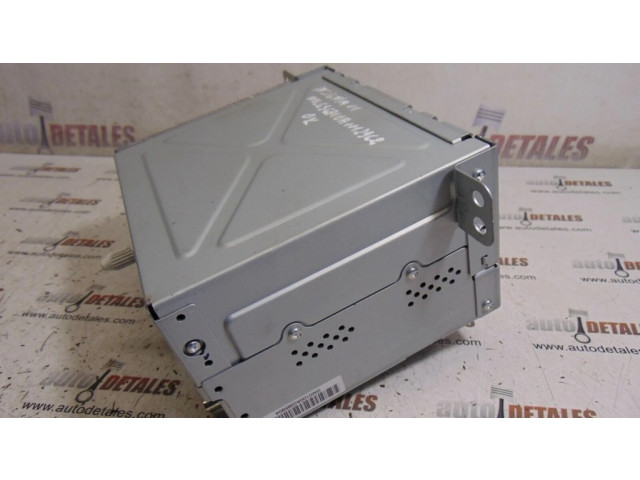 Радио/ проигрыватель CD/DVD / навигация