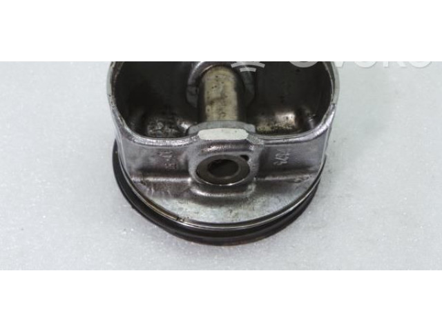 Поршень 15R1 Volkswagen Golf VI