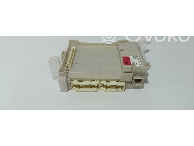 Pojistková skříňka Řídící jednotka BSM 8273052K40 Toyota Yaris 2019