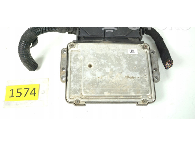 Блок управления двигателем Блок управления 0281017007 Opel Combo D