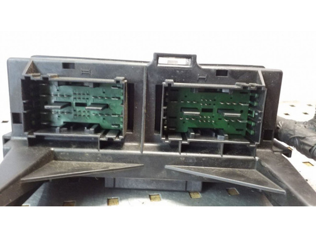 Блок предохранителей 04692073AB   Jeep Grand Cherokee (WK)    