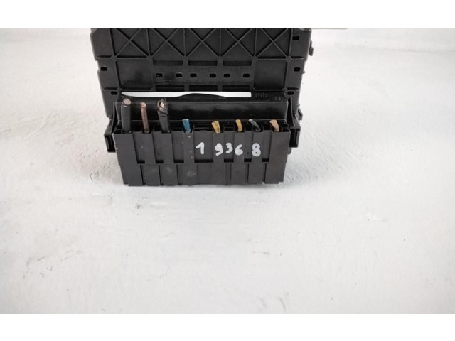 Pojistková skříňka 8HZ Peugeot 1007 2006