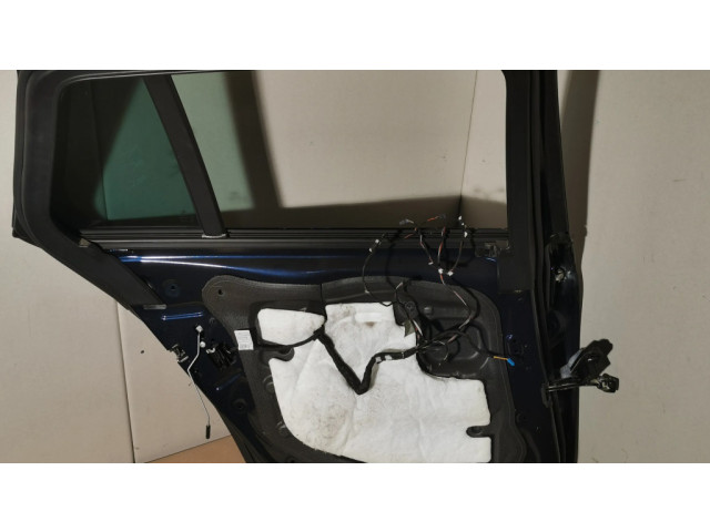 Задняя дверь