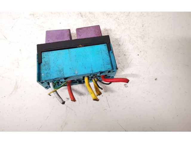 Pojistková skříňka 12V50A03525, 12V50A03.525 Renault Megane 1997