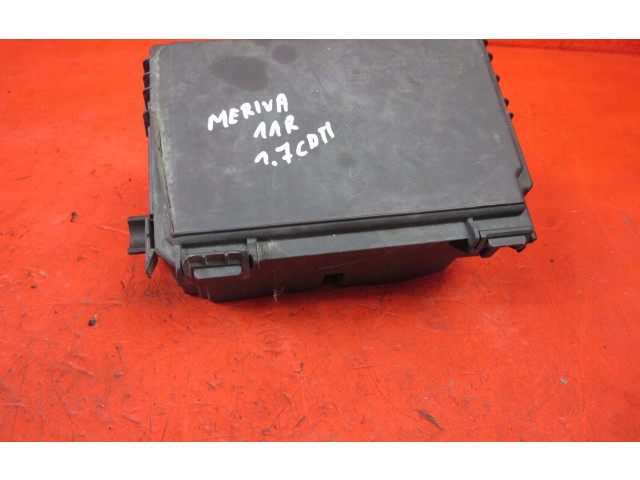 Блок предохранителей  13246936   Opel Meriva B    