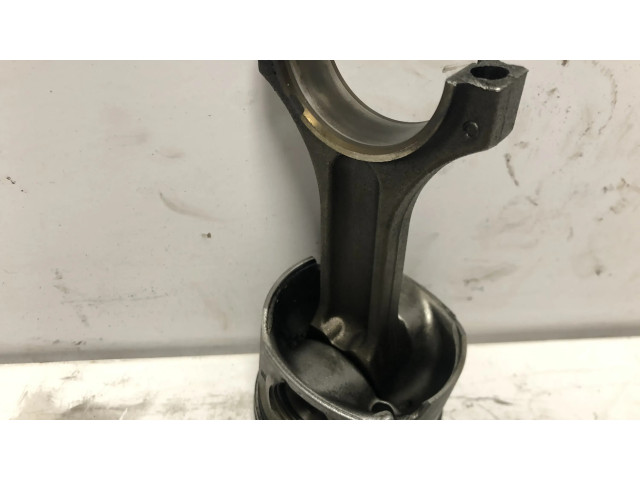 Píst BMW 7 F01 F02 F03 F04 pro naftový motor 3.0 N57 D30 A