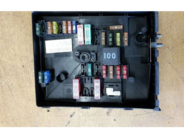 Блок предохранителей 1K0937125, 1K0937125 Volkswagen Golf Plus