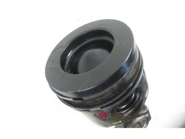 Поршень с шатуном 4HN Mitsubishi Outlander