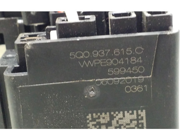 Блок предохранителей 5Q0937615C, 4H0951253A   Skoda Octavia Mk3 (5E)    