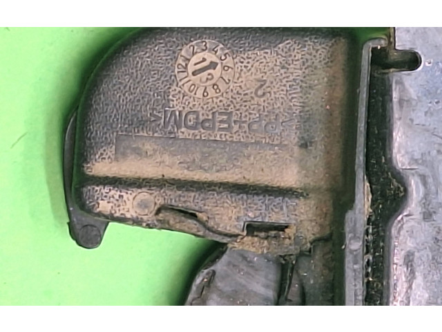 Zámek zadních dveří Volkswagen Caddy 2013