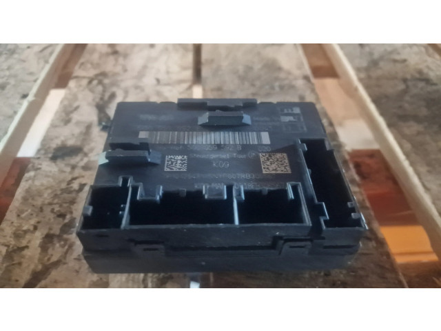 Блок управления 5Q0959592B Volkswagen Touran III