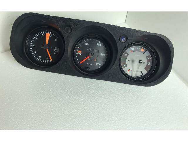 Přístrojová deska Porsche 924