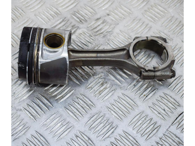 Píst 038J03LS Audi A4 S4 B8 8K CJCB