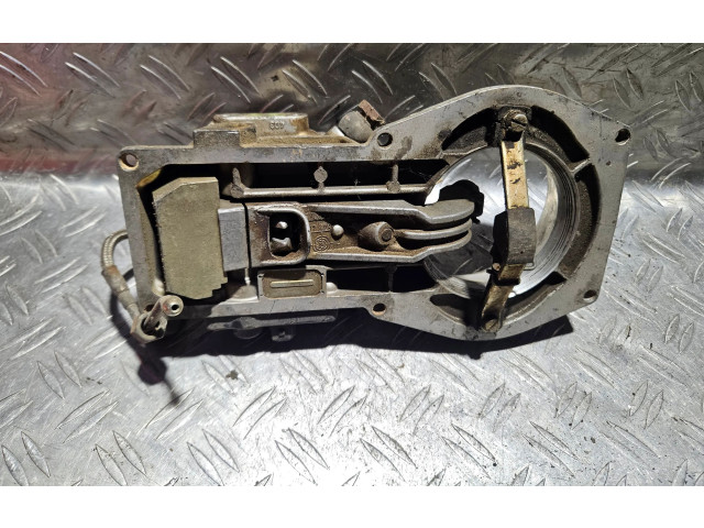 Топливная рампа 0438121011, 026133353 Audi 80 90 B3