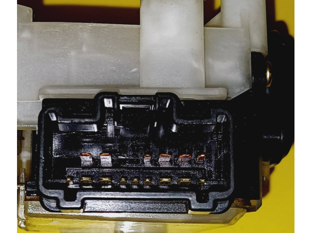 Vstřikovač 17A164 Suzuki Liana