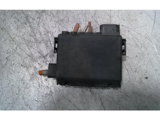 Блок предохранителей 1J0937550   Audi A3 S3 8L    