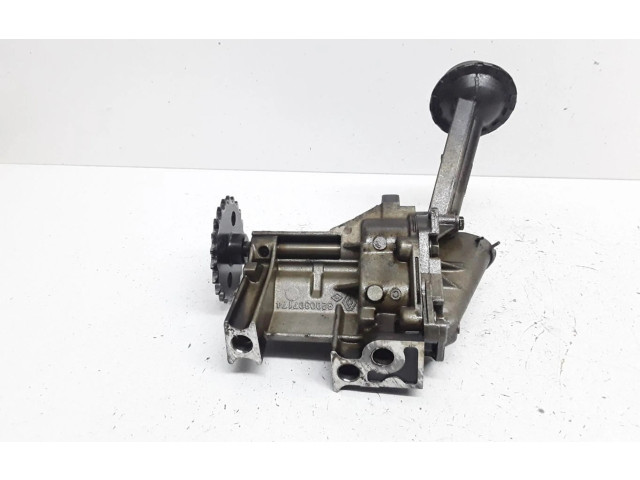 Масляный насос 8200307174 Renault Clio III