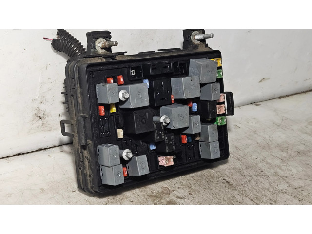 Pojistková skříňka 15877657 Chevrolet HHR 2007