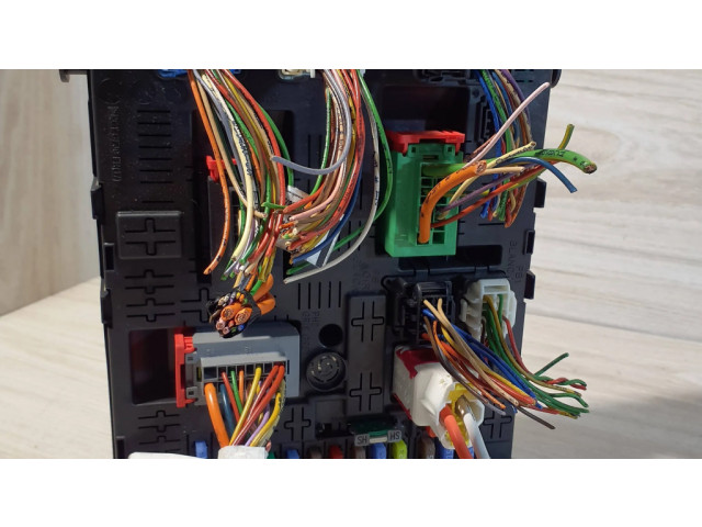 Блок комфорта 28119759-5, 28116487-2   Peugeot 3008 I   