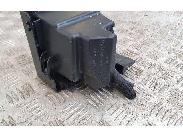 Pojistková skříňka 252361535R Renault Captur II 2021