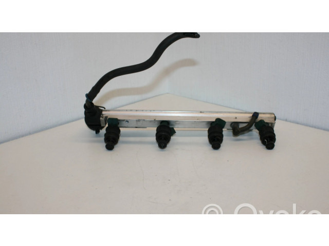 Vstřikovací lišta 9202694, 6900370 Volvo S40, V40 pro benzínový motor 1.8