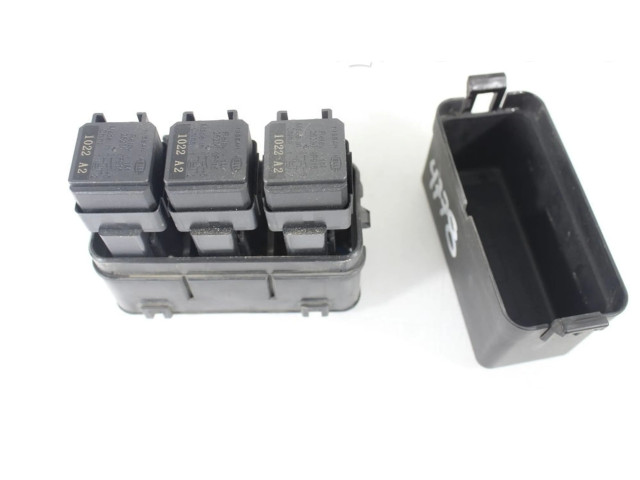 Pojistková skříňka Řídící jednotka BSM 64200049 Nissan Qashqai 2011