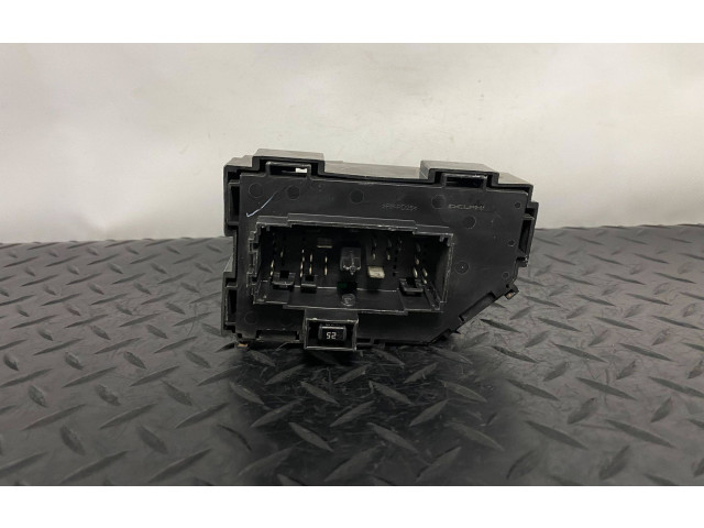 Блок предохранителей  20828606   Chevrolet Suburban    