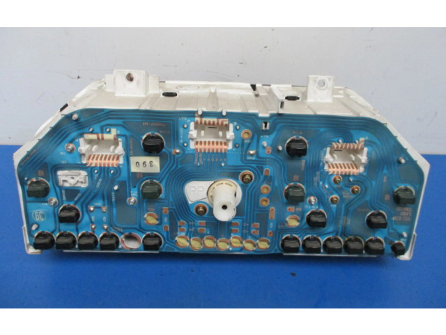 Панель приборов Mitsubishi Space Wagon