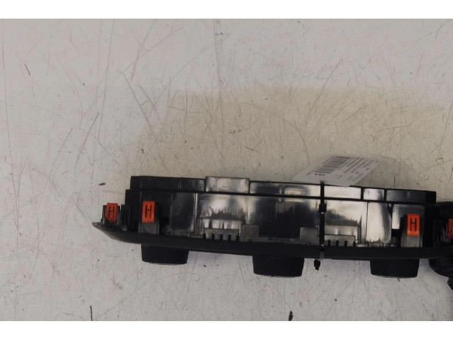 Блок управления климат-контролем    Jeep Renegade