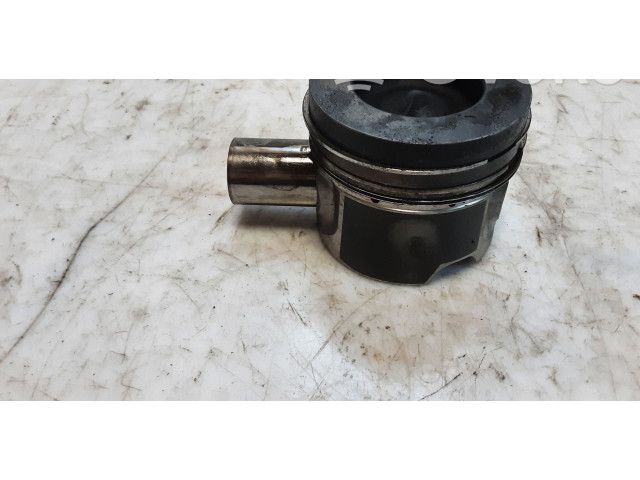  Поршень  83L82, P071  Audi A6 C7  