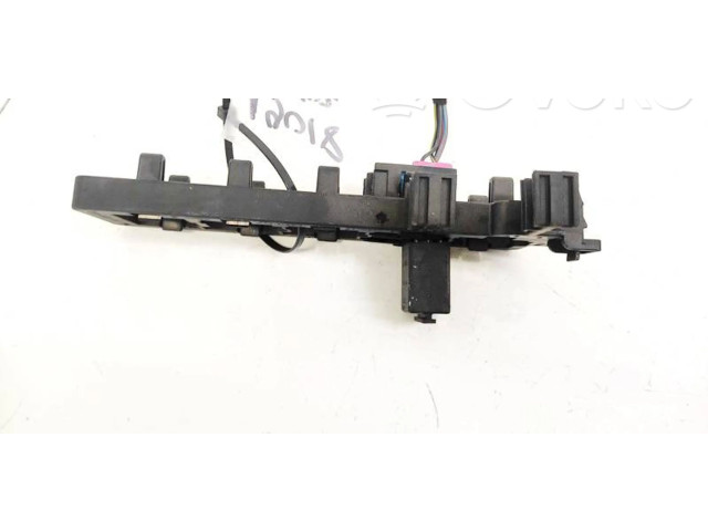 Блок предохранителей 1K1937503 Skoda Octavia Mk2 (1Z)