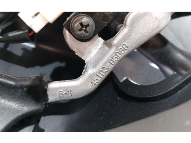 Volant Toyota Avensis T270 2014