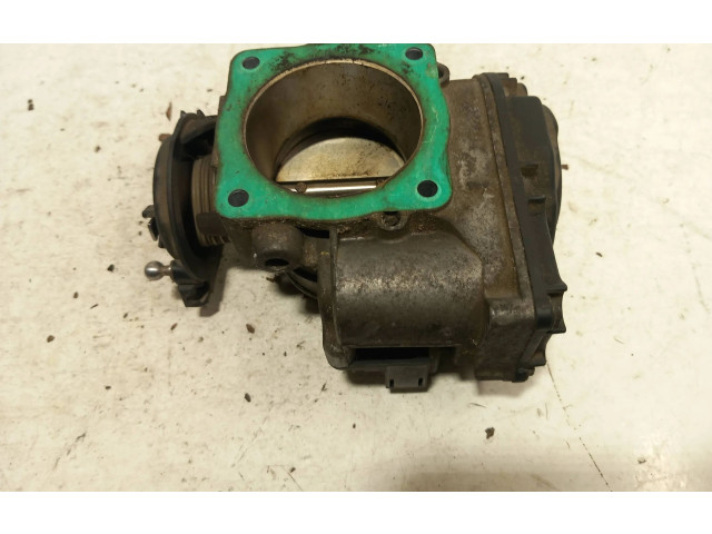Дроссельная заслонка 058133063c   Audi A4 S4 B5 8D