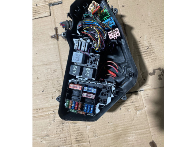   Pojistková skříňka 7L6937503A, 7L0937576B   Audi Q7 4L 2006