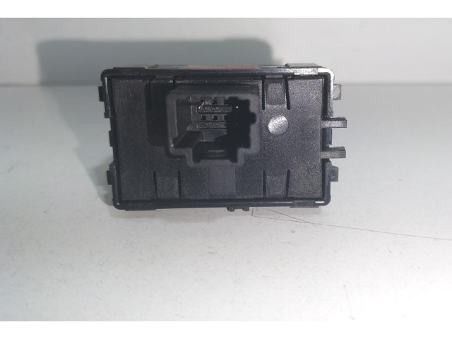 Интеркулер 10023969, 79776 Dacia Dokker