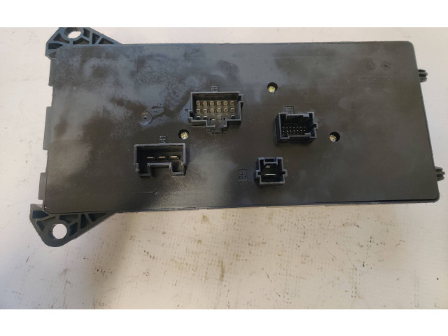 Блок предохранителей A9065450401 Volkswagen Crafter